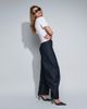 Abercrombie & Fitch Abercrombie & Fitch high rise barrel jeans in dark indigo-Navy - 1