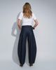 Abercrombie & Fitch Abercrombie & Fitch high rise barrel jeans in dark indigo-Navy - 2