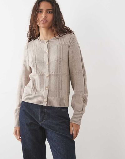 Abercrombie & Fitch Abercrombie & Fitch knit crew neck cardigan in cream-Neutral