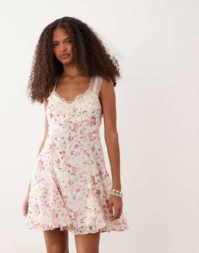 Abercrombie & Fitch Abercrombie & Fitch lace trim mini dress in cream floral print-White