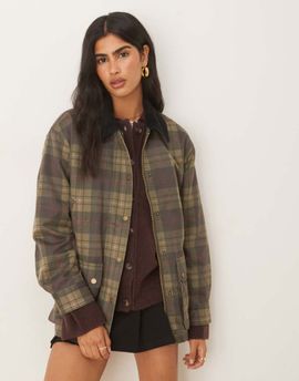 Abercrombie & Fitch Abercrombie & Fitch mid length contrast collar waxed barn jacket in green plaid