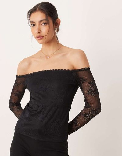 Abercrombie & Fitch Abercrombie & Fitch off the shoulder lace top with built in bra in black