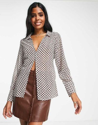 Abercrombie & Fitch Abercrombie & Fitch sheer shirt in brown checkerboard