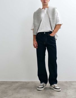 Abercrombie & Fitch Abercrombie & Fitch straight fit jeans in raw blue wash