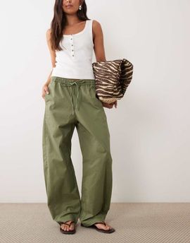 Abercrombie & Fitch Abercrombie & Fitch twill barrel fit pants in olive-Green