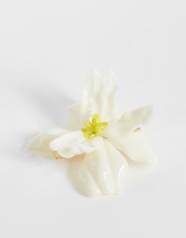 Accessorize Accessorize Aloha flower hair clip in cream-White
