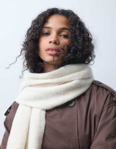Accessorize Accessorize super fluffy scarf in cream-NEUTRAL