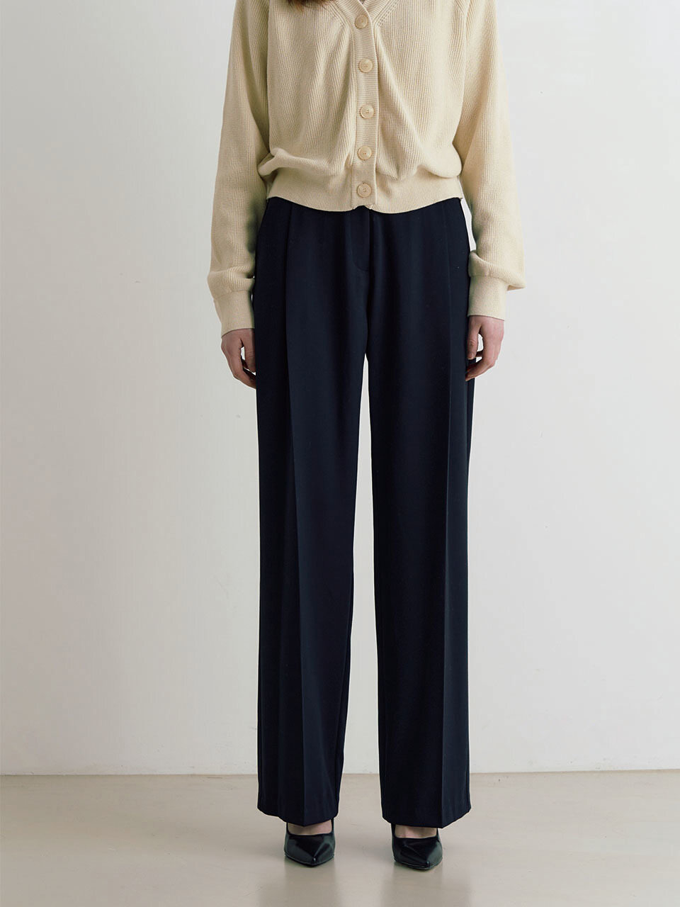 ADAUL Topi Side Pintuck Wide Slacks _ Navy