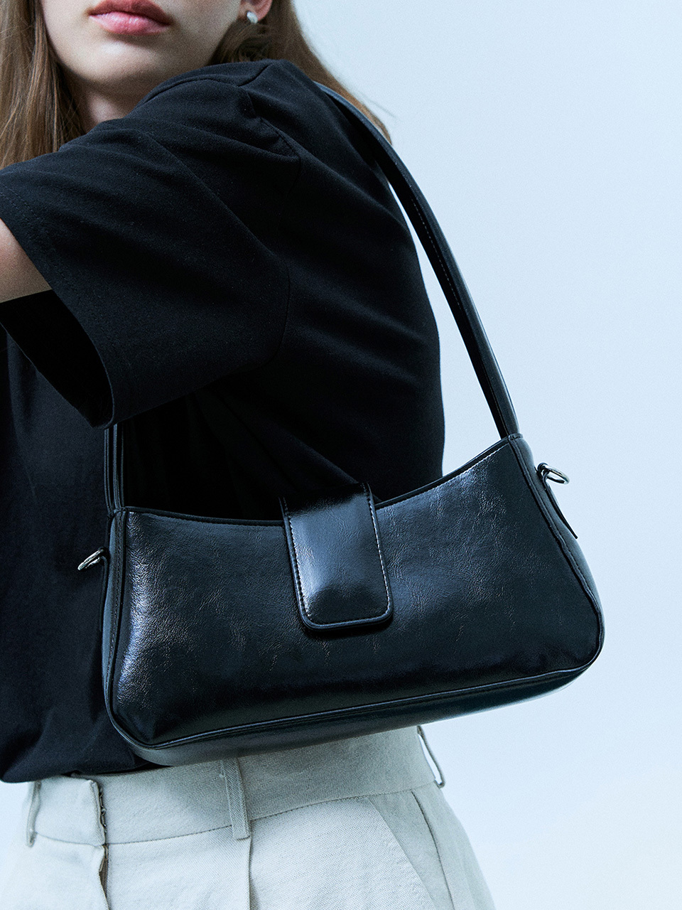 ADAUL Welly Round Square Shoulder Bag - Black