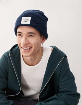 adidas Originals adidas Originals Unisex waffle knit beanie in navy