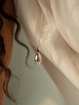 ae Oval Necklace