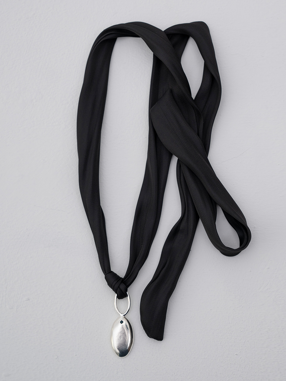 ae Oval Ring Necklace