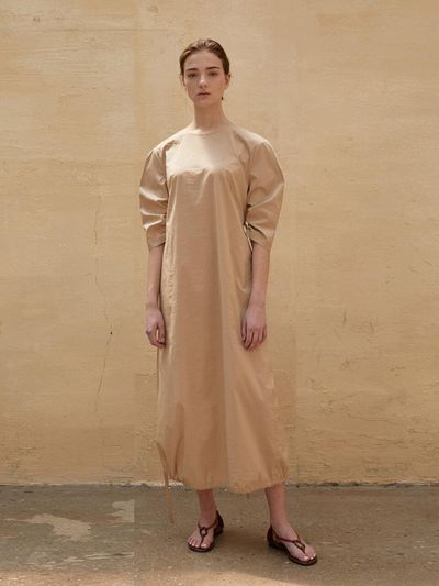 AEER Dress Blouson Curved Sleeve Beige