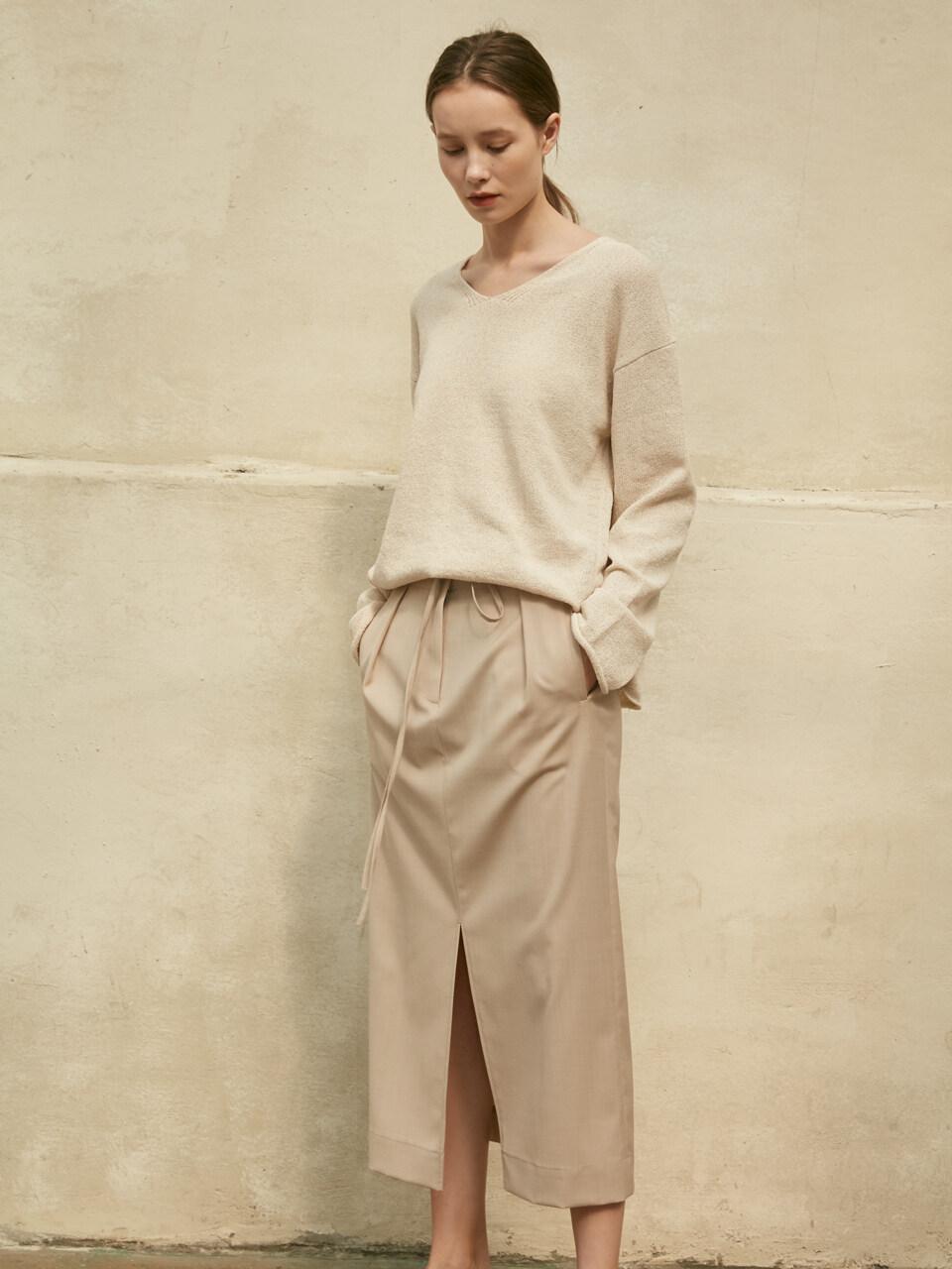 AEER H Slit Skirt Beige