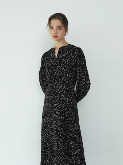 AEER Slit Dress with Muffler_Black
