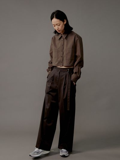 AEER Tuck Ring Strap Pants_Brown