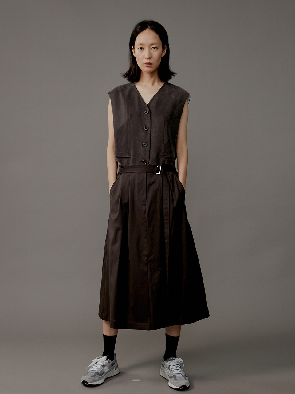 AEER Tuck Ring Strap Skirt_Brown