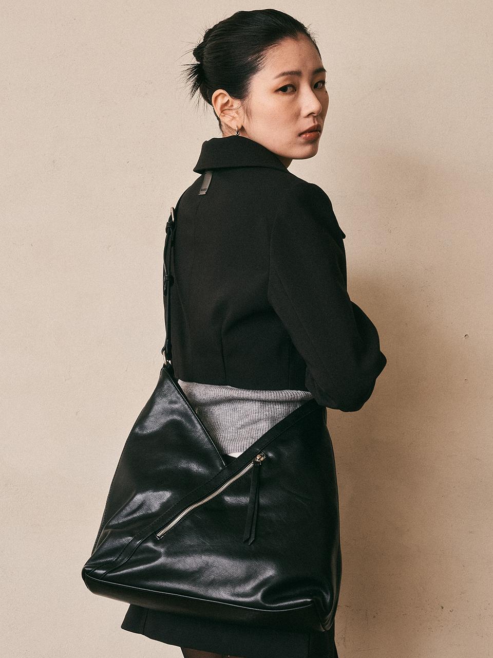 Aei&Rei Side Zipper Shoulder Bag