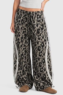 Aelfric Eden Aelfric Eden Leopard Stripe Baggy Barrel Sweatpants in Leopard, Women's at Urban Outfitters