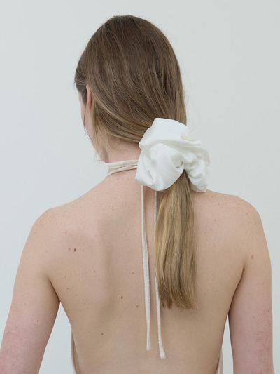 AFTERGLOWOOL Silket Pearl Button Scrunchie Headband [White]