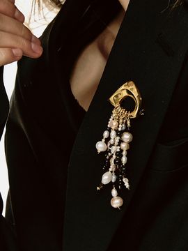 AHNI Opera Pearl Brooch