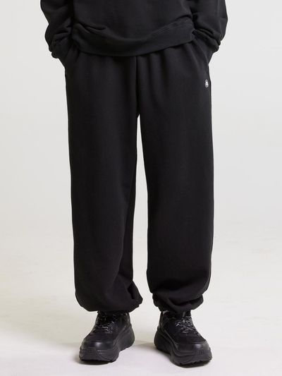 AKIII CLASSIC Clover Logo Jogger Sweat Pants Black