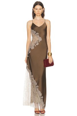 Alejandra Alonso Rojas Alejandra Alonso Rojas Amal Lace Gown
