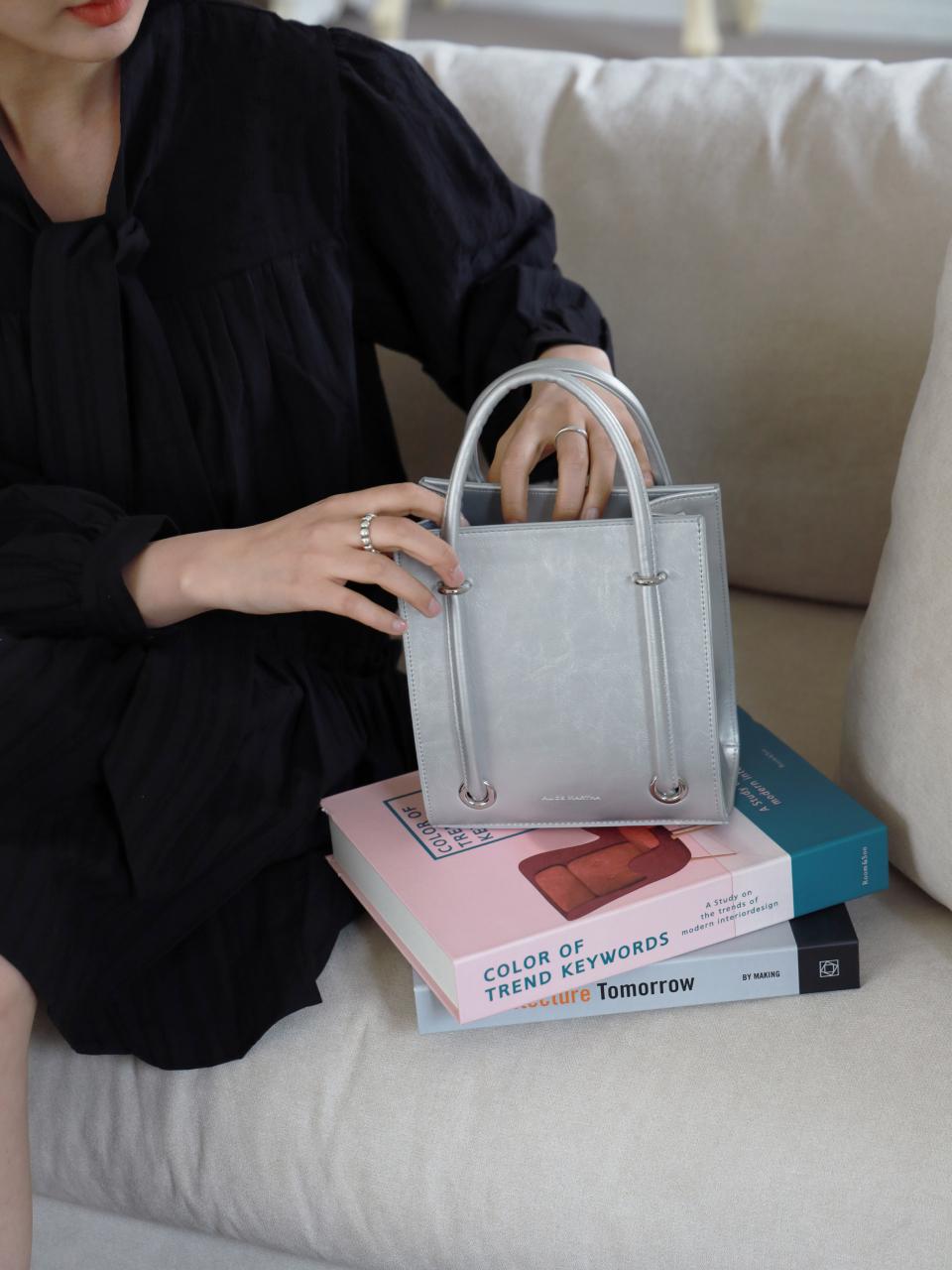 Alice Martha Att Tote Bag