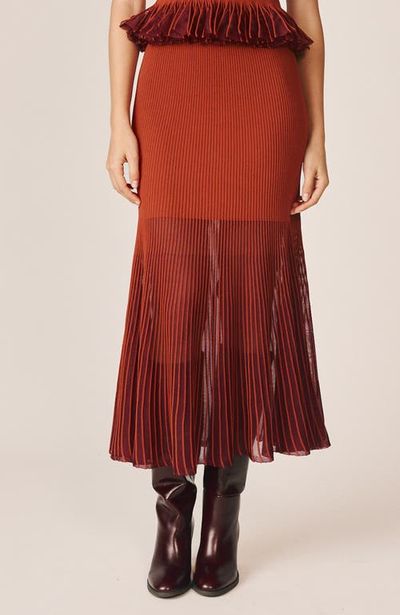 Alma en Pena Alma en Pena Long Ribbed Skirt With Ruffles