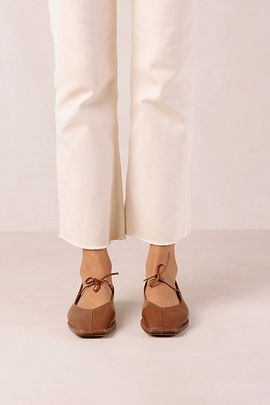 ALOHAS ALOHAS Sway Leather Ballet Flat in Chestnut Brown, Women's at Urban Outfitters