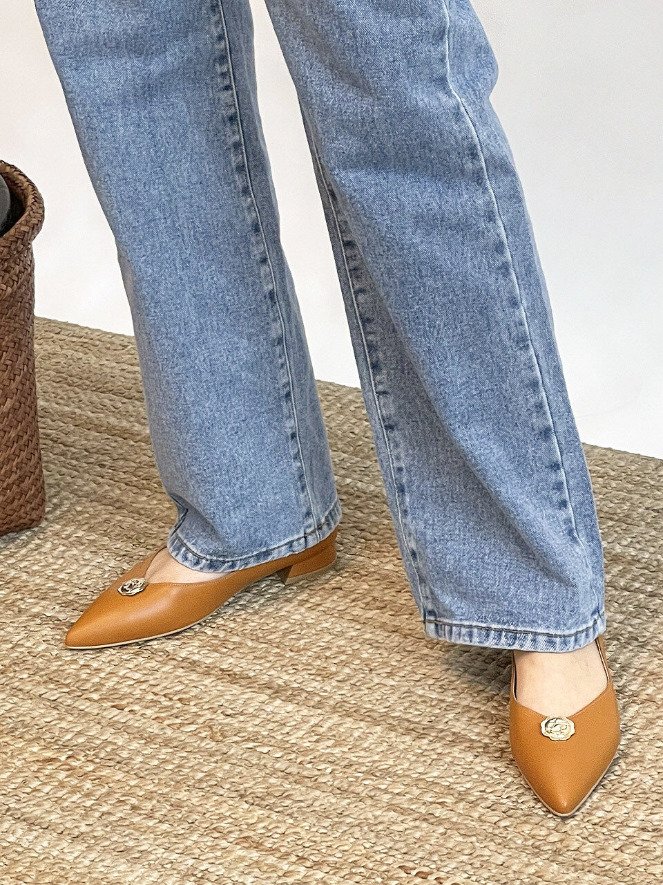 amellie Chiara Point Toe Coin Slip-Ons AM211023