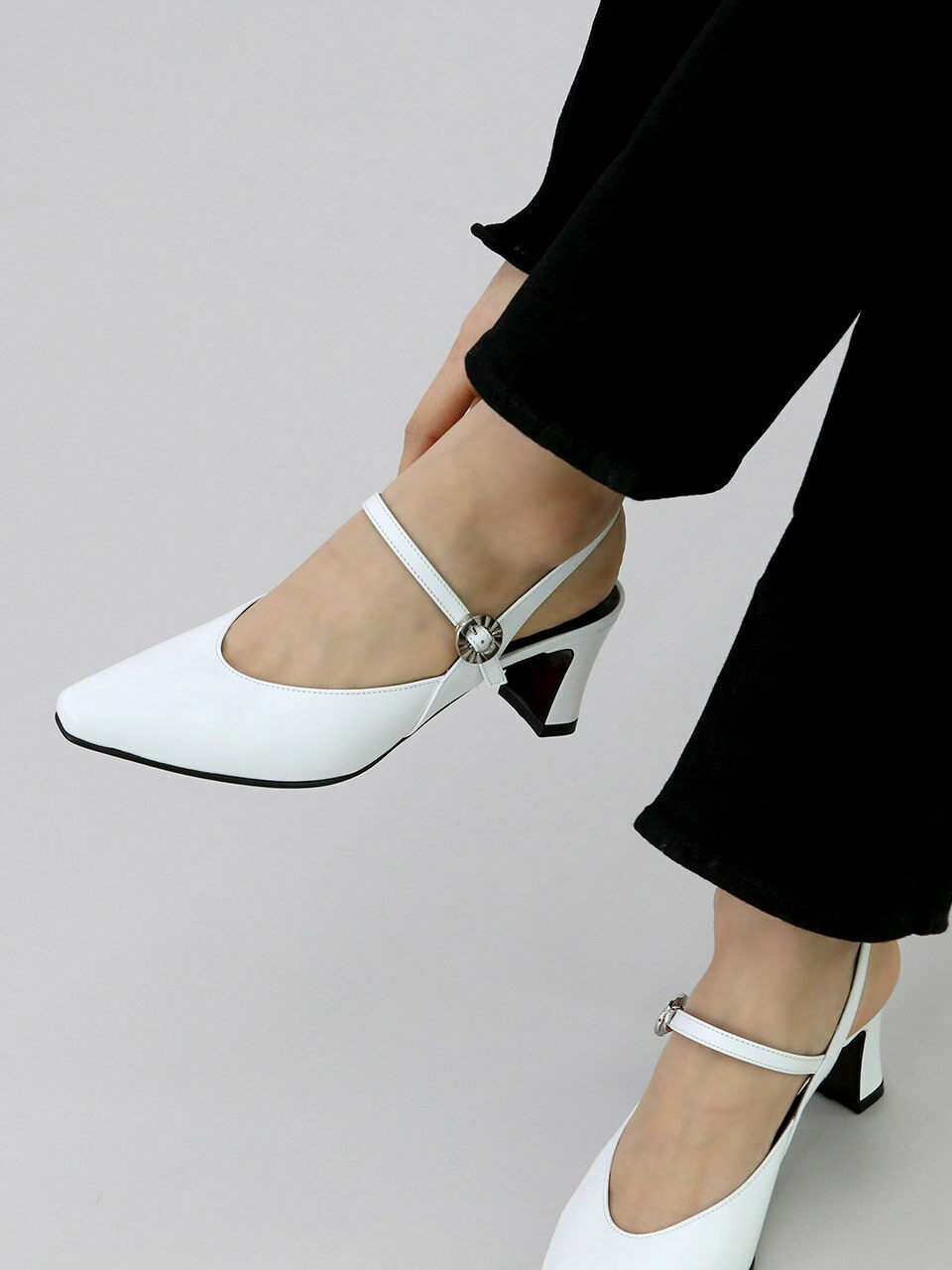 amellie Diana Slingback Shoes AM221126