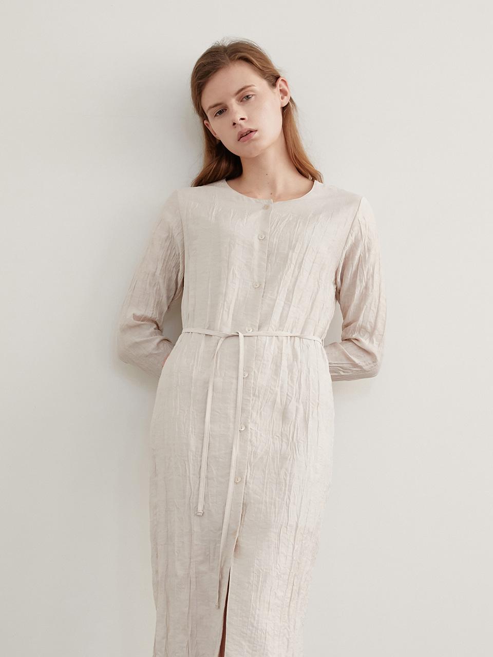 AMONG Crepe Button Pleated Dress [Beige]