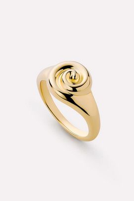 Ana Luisa Ana Luisa Ariel Ring Gold Signet Ring in Gold, Women's at Urban Outfitters
