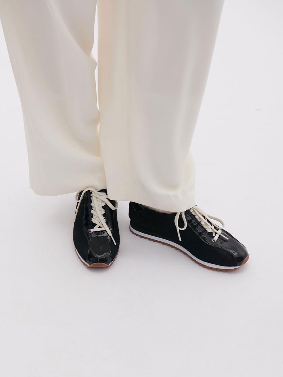 ANDBUTTERUM Comely Sneakers [Black] (BF5AMK51BK)