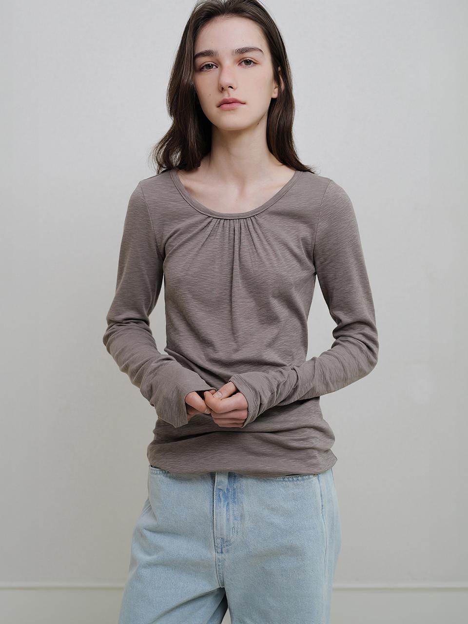 ANDNEEDS Pine Shirring Slim Fit Long Sleeve T-Shirt [Light Brown]