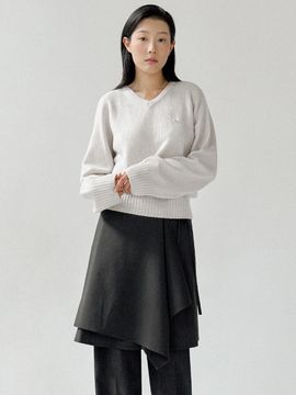 ANDNEEDS Powder V-neck Knit Sweater [Silver Gray]