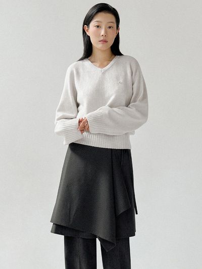ANDNEEDS Powder V-neck Knit Sweater [Silver Gray]