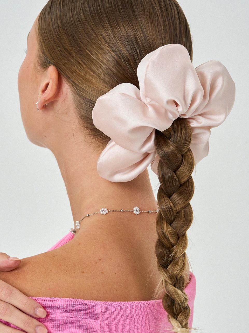 ANNAFLAIR1986 Balloon Flower Scrunchie