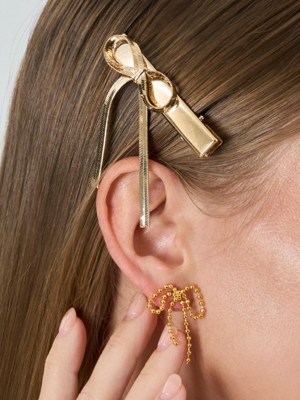 ANNAFLAIR1986 Embossed Texture Ribbon Handcrafted Hair Clip (AH2240003)