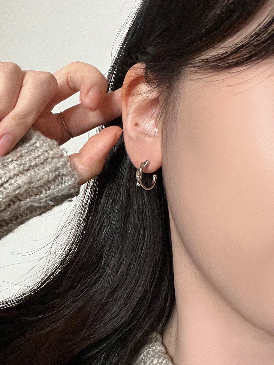 ANNAFLAIR1986 Knotted Earrings (2 Colors)