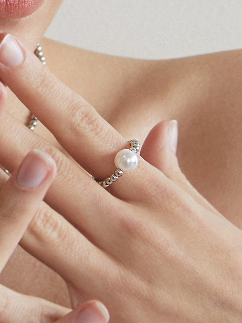 ANNAFLAIR1986 Pearl Ball Ring