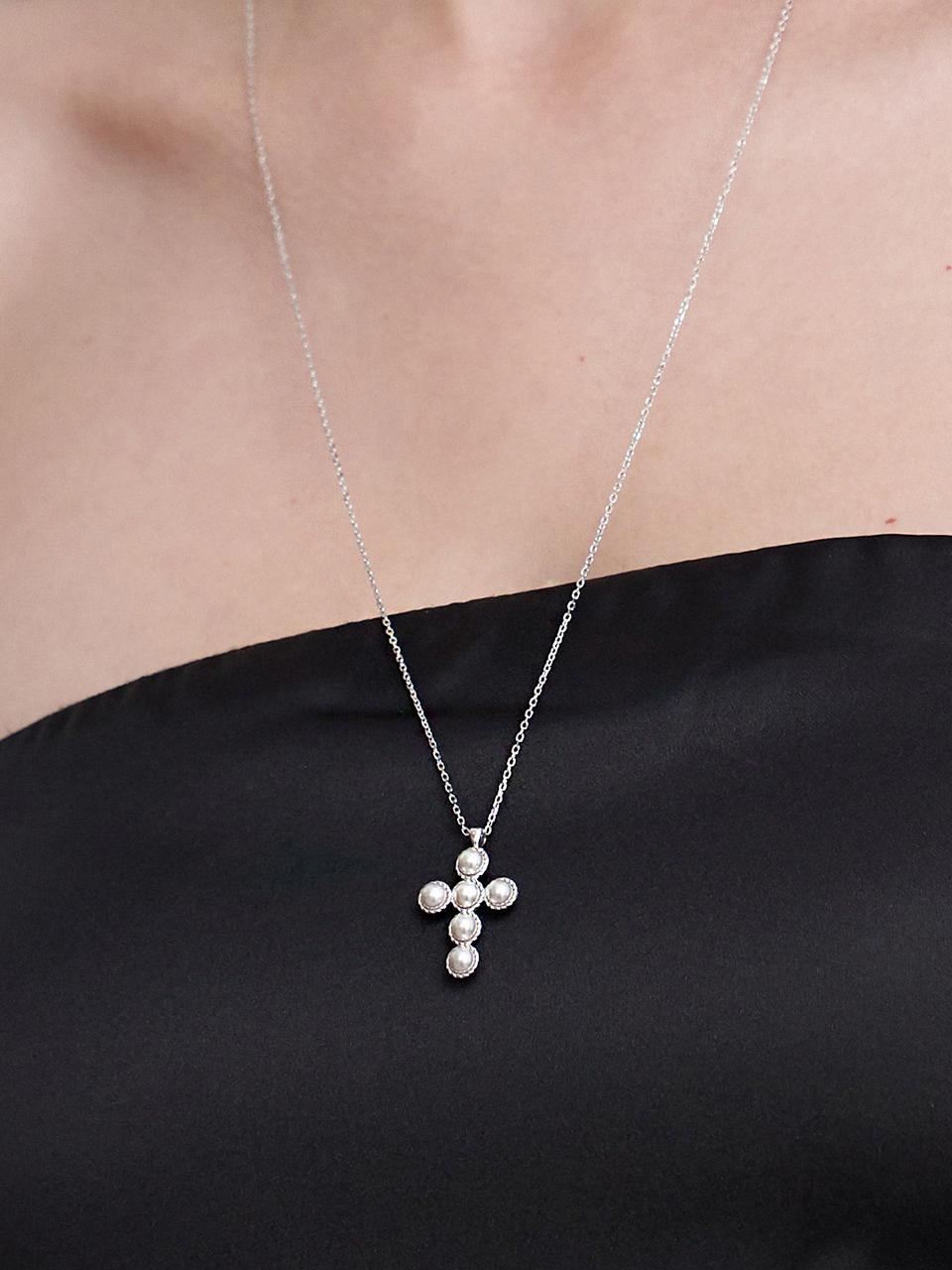ANNAFLAIR1986 Pearl Cross Necklace