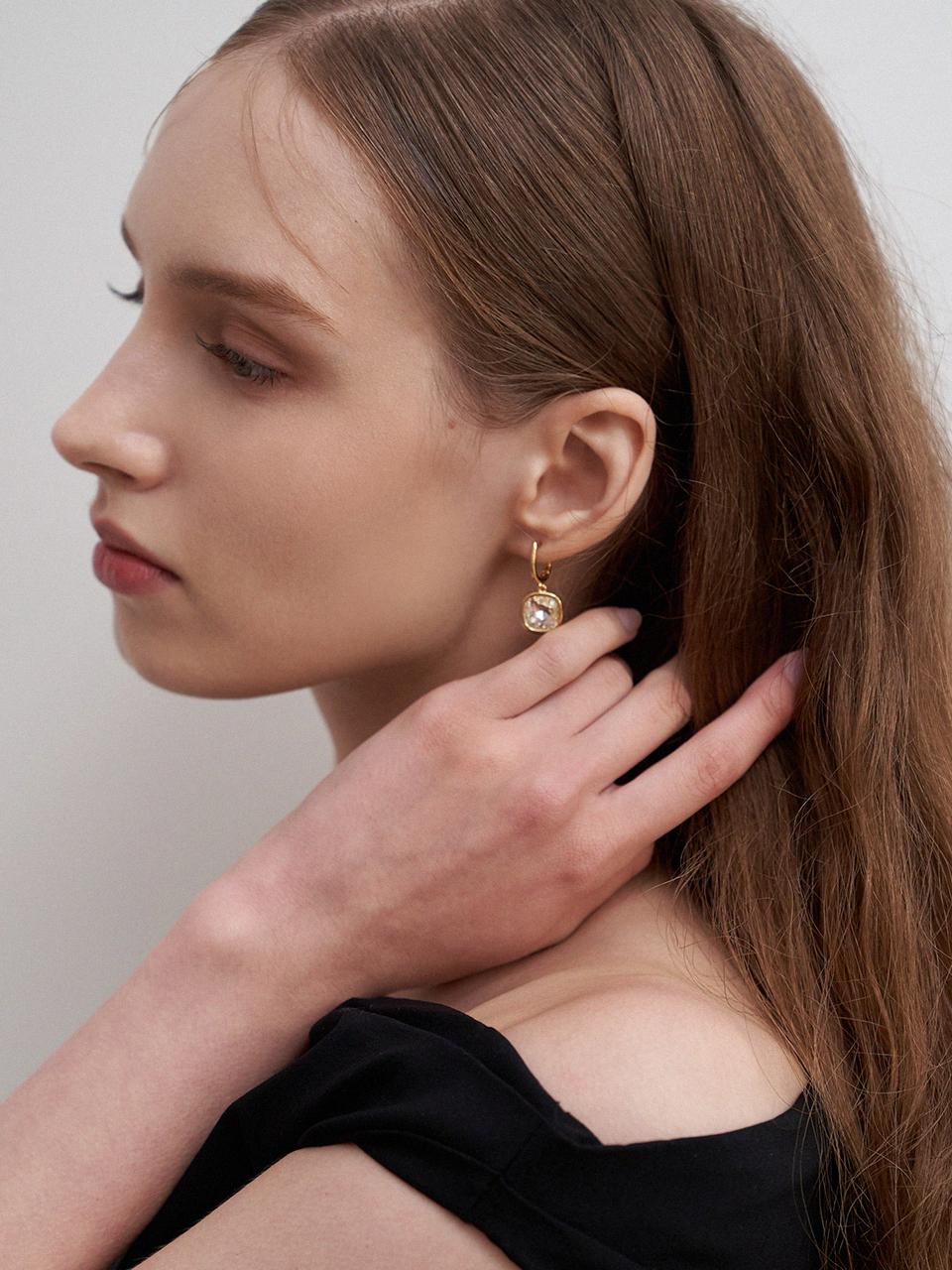 ANNAFLAIR1986 Square Crystal Earrings