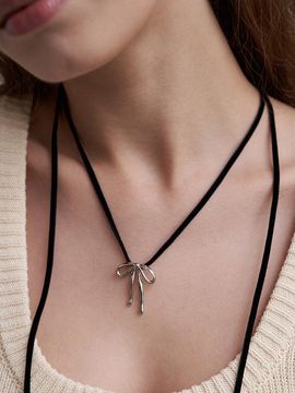 ANNAFLAIR1986 Velvet Ribbon Pendant Brass Necklace (AN4230003)
