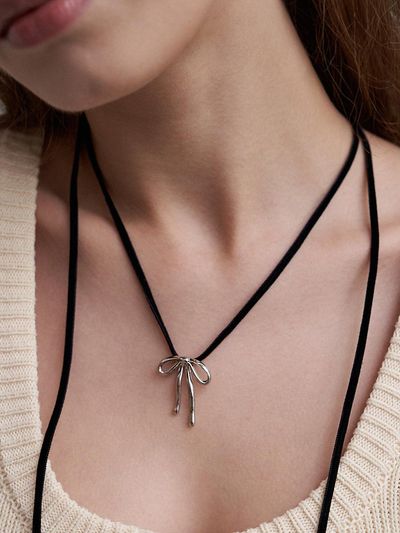ANNAFLAIR1986 Velvet Ribbon Pendant Brass Necklace (AN4230003)