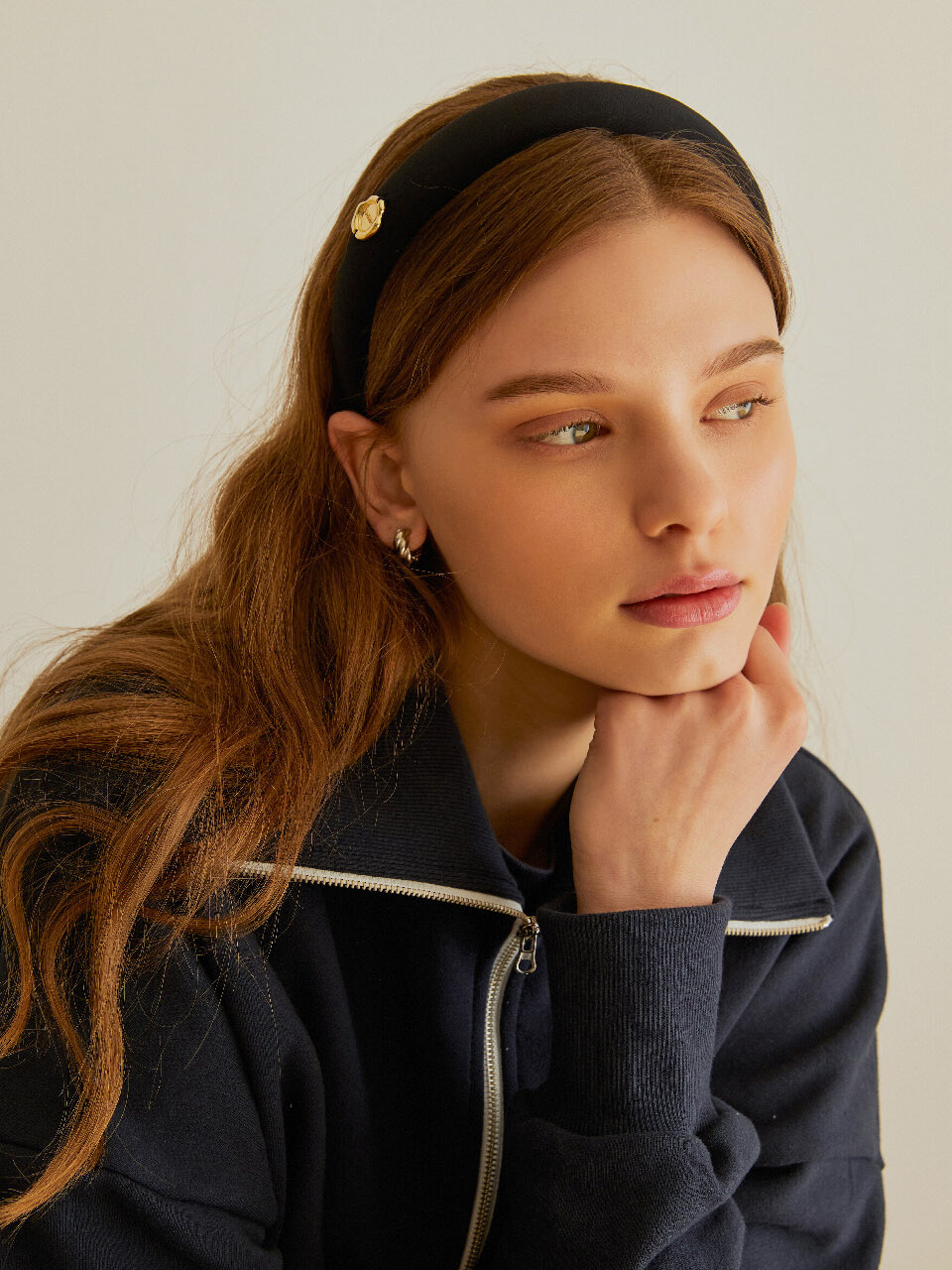 ANOETIC ANC Gold Stamp Headband_Black