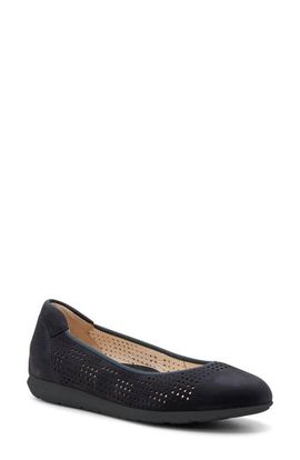 ara Sarah Perf Flat