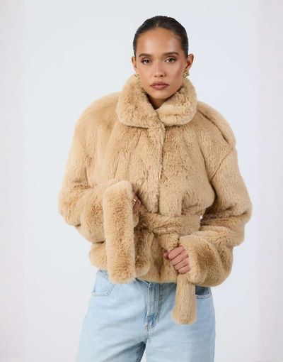 Aria Cove Aria Cove faux fur funnel neck belted jacket in camel-Neutral