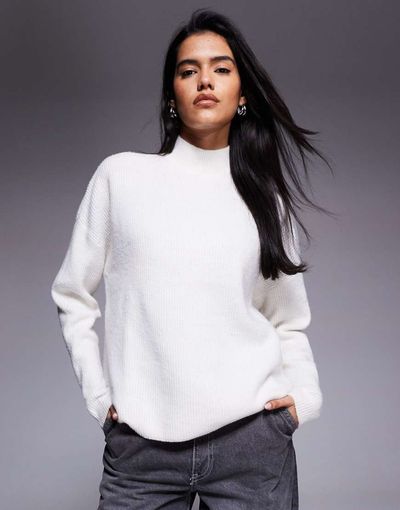 Aria Cove Aria Cove knit crew neck ribbed cuff sweater in cream-White